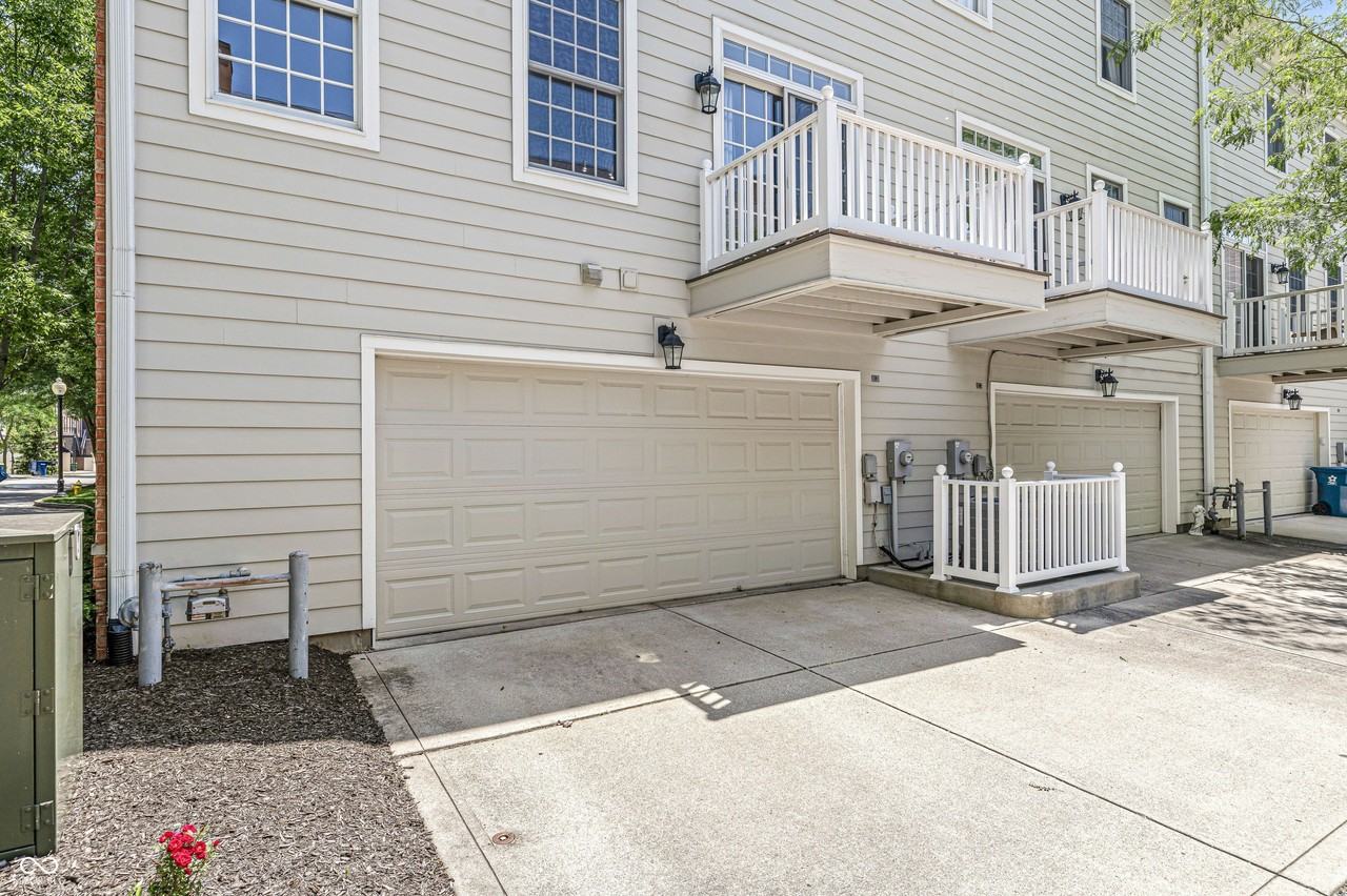 12764 Edgemont Way - Photo 4 of 36