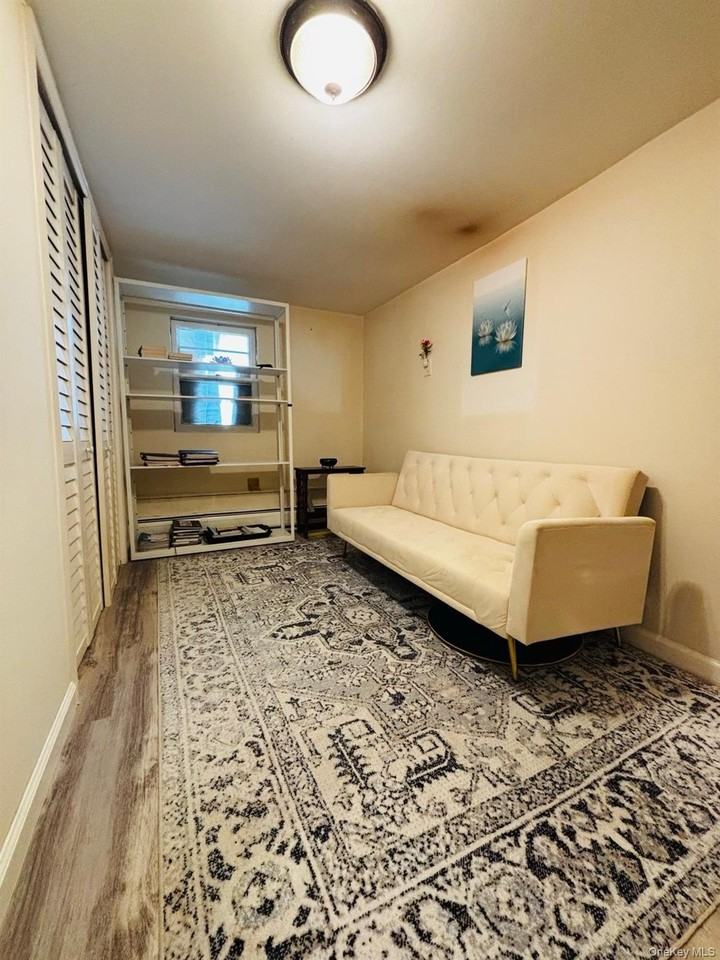 15 Hobson Rd - Photo 6 of 10