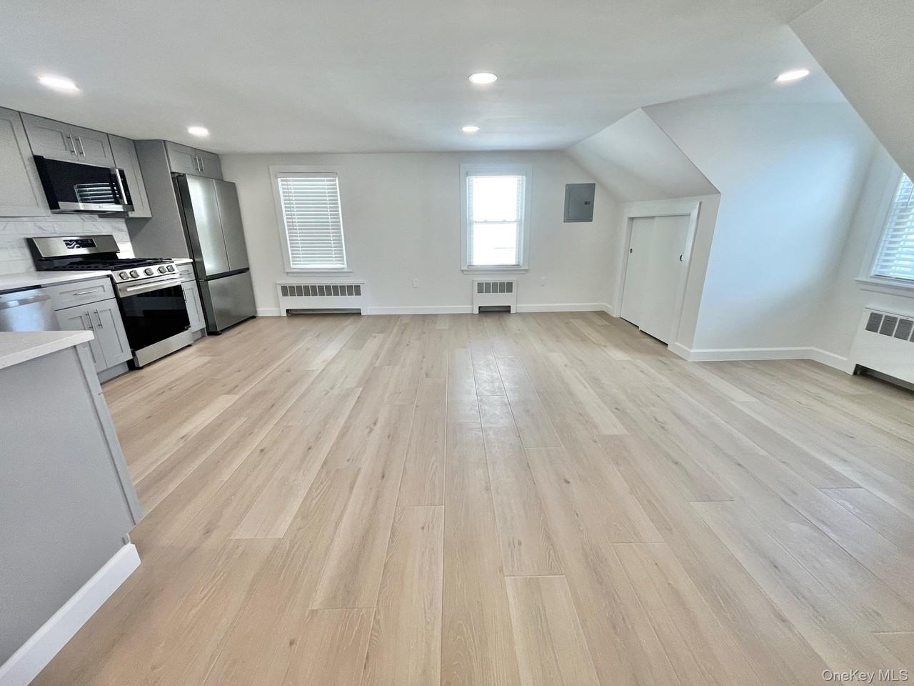 237 Woodland Ave #2 - Photo 3 of 12