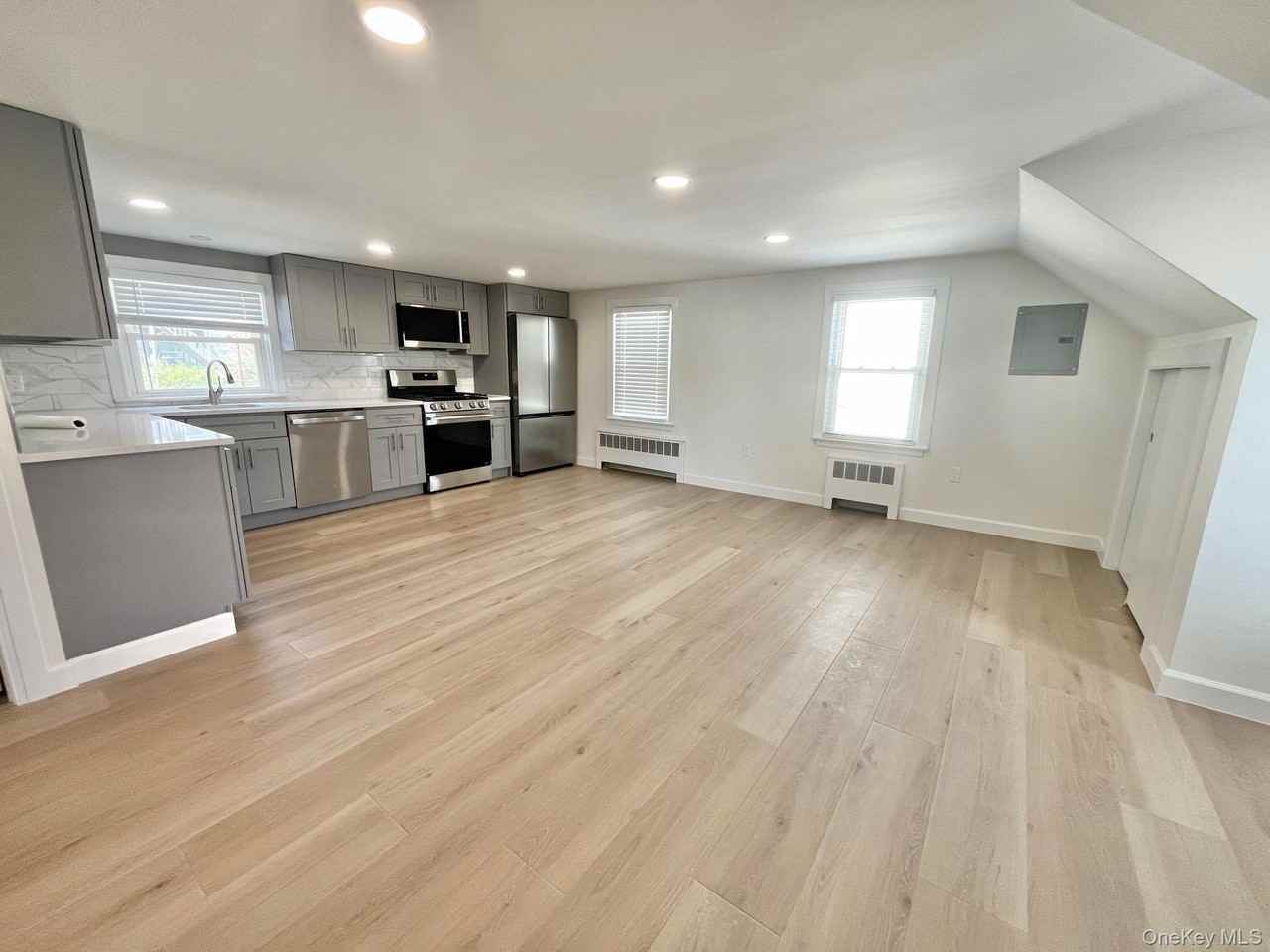 237 Woodland Ave #2 - Photo 4 of 12