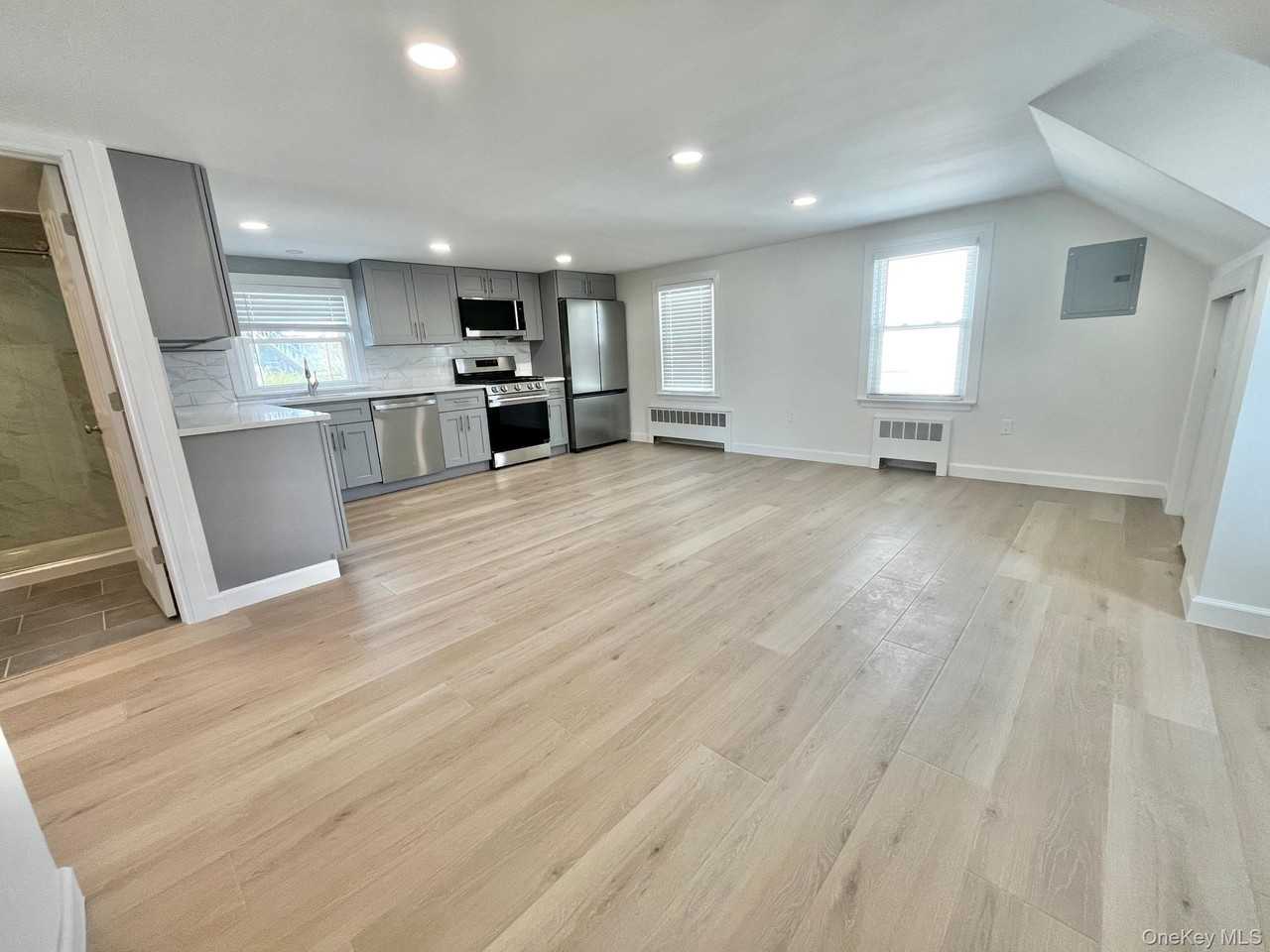 237 Woodland Ave #2 - Photo 6 of 12