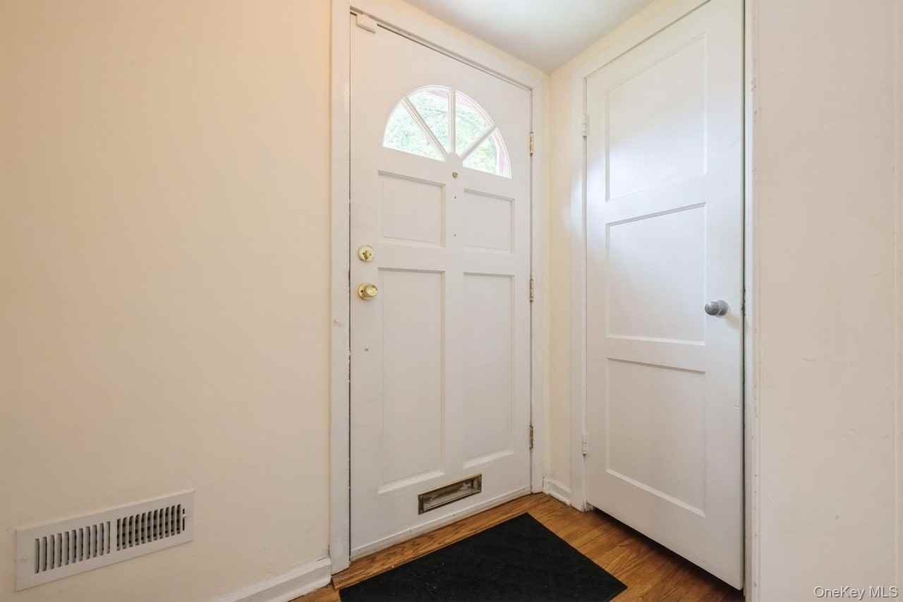 212 Fernwood Ter - Photo 2 of 33