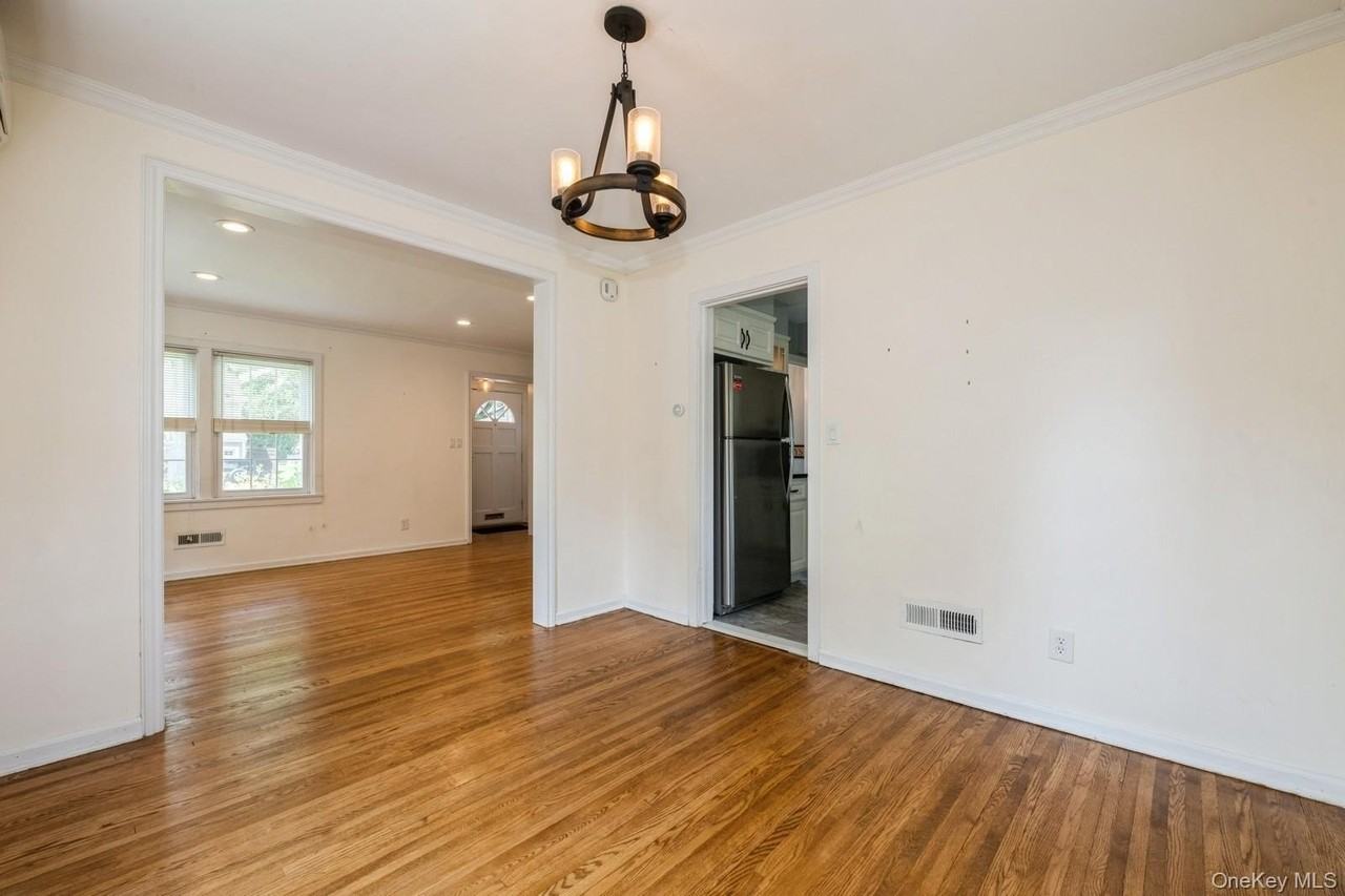 212 Fernwood Ter - Photo 7 of 33