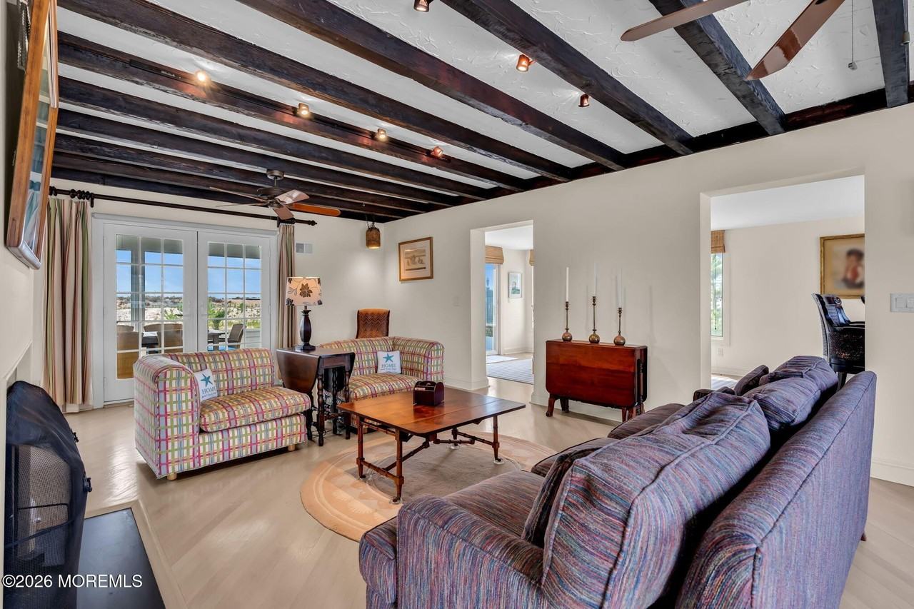 1501 Ocean Ave - Photo 6 of 50