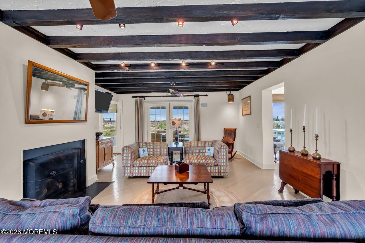 1501 Ocean Ave - Photo 7 of 50