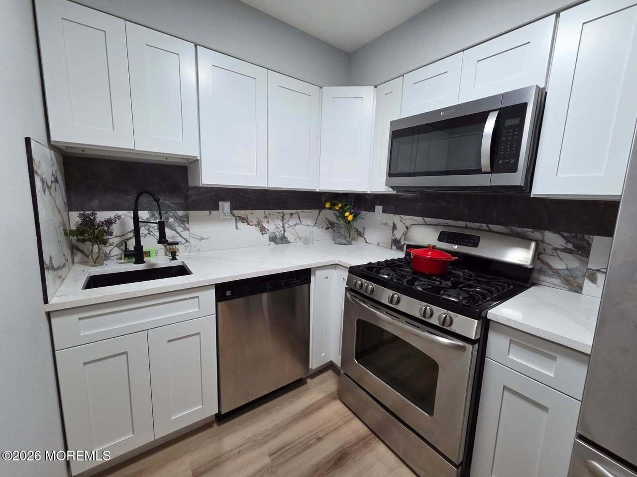 213 Main St #7 - Photo 4 of 11