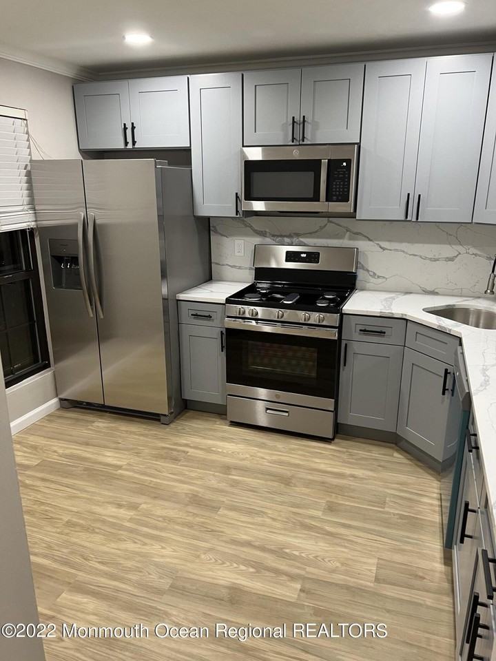 269 Bromley Pl #269 - Photo 2 of 11