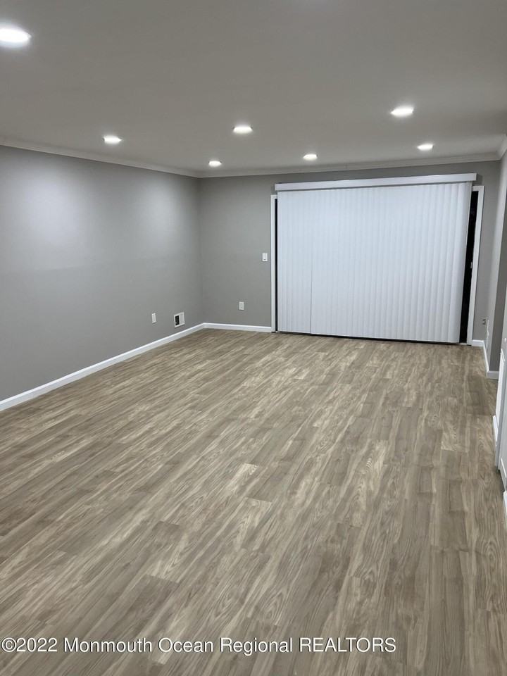 269 Bromley Pl #269 - Photo 4 of 11