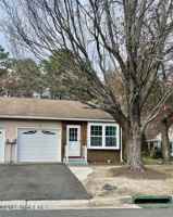 featured image of 19B Maplewood Dr #52