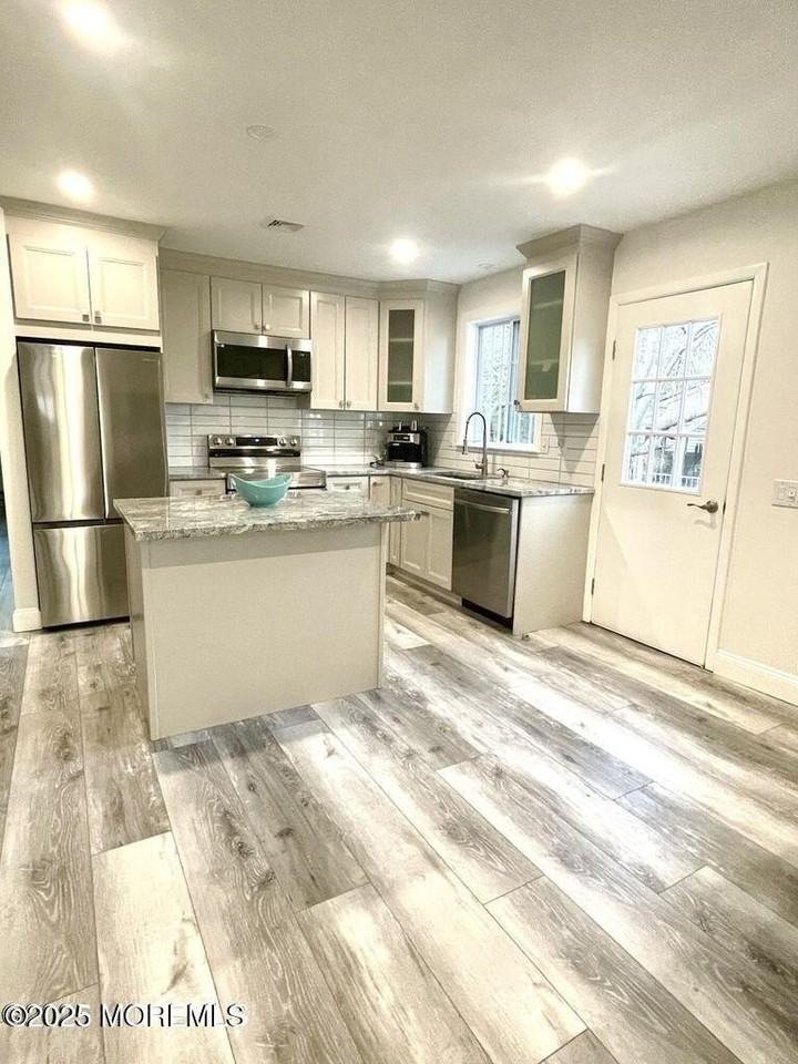 19B Maplewood Dr #52 - Photo 3 of 21