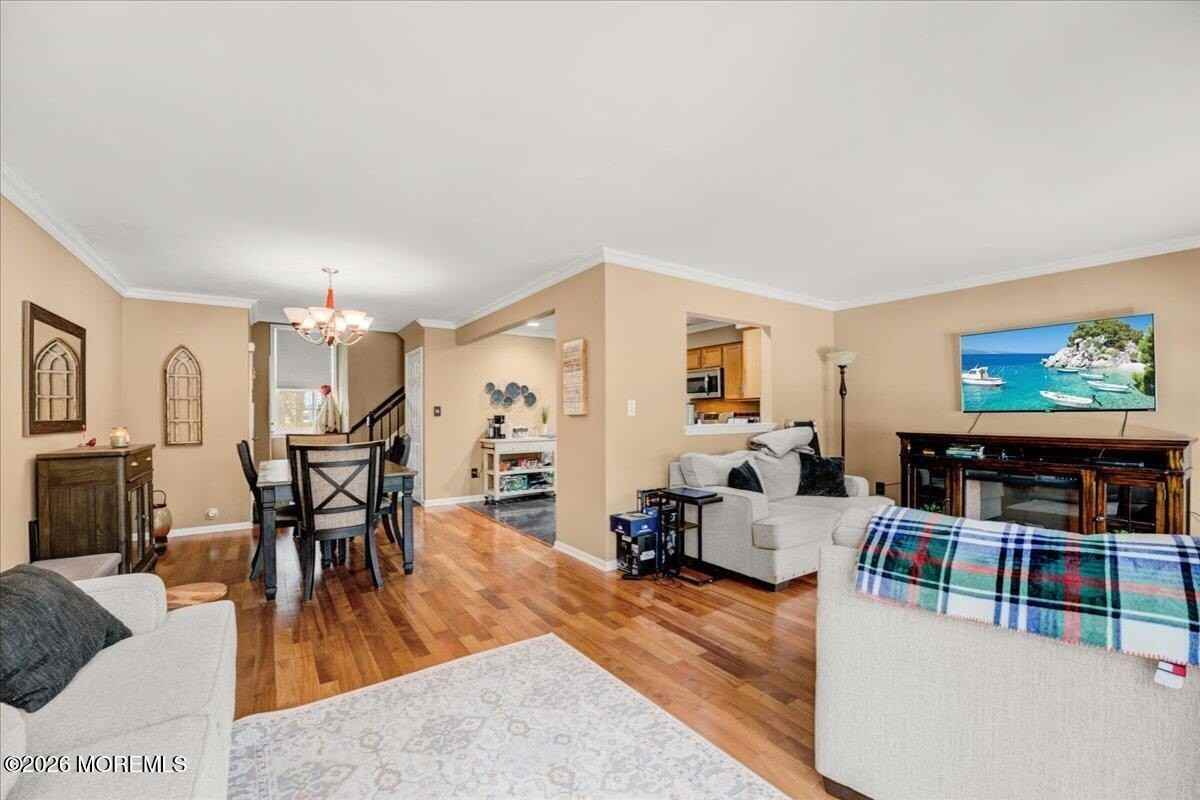 1143 Roseberry Ct - Photo 3 of 21