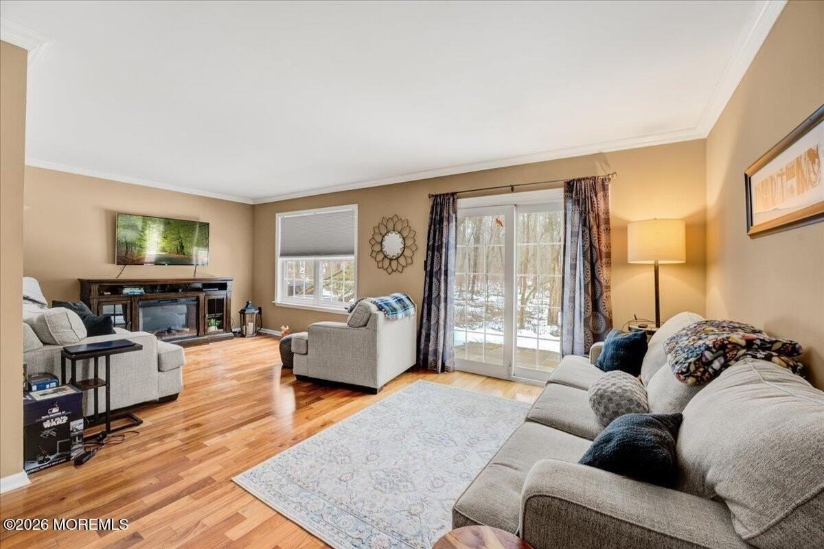 1143 Roseberry Ct - Photo 4 of 21
