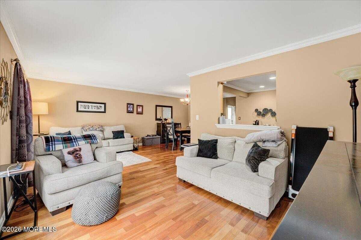 1143 Roseberry Ct - Photo 6 of 21
