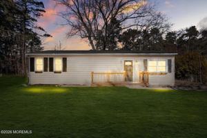 featured image of 837 Forest Ave