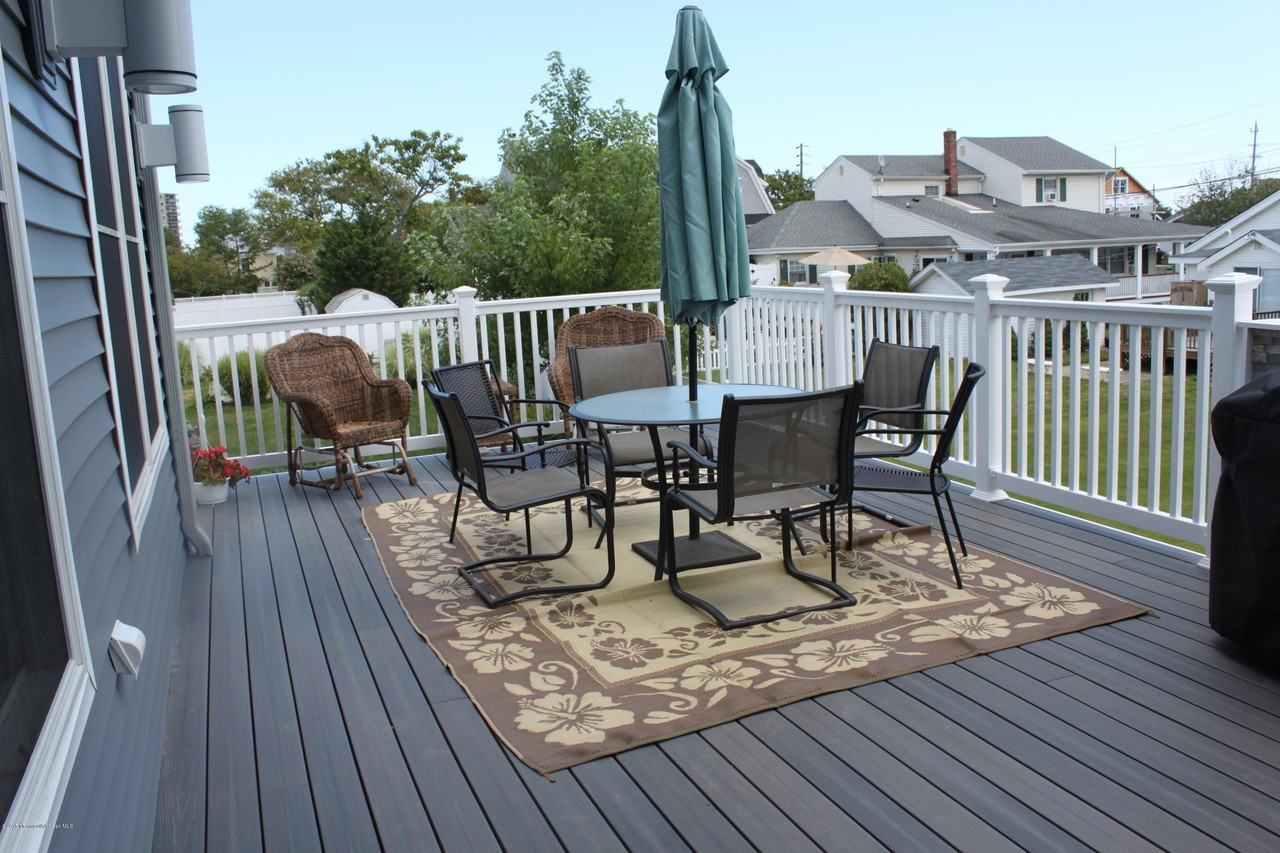 25 Riverdale Ave - Photo 4 of 21