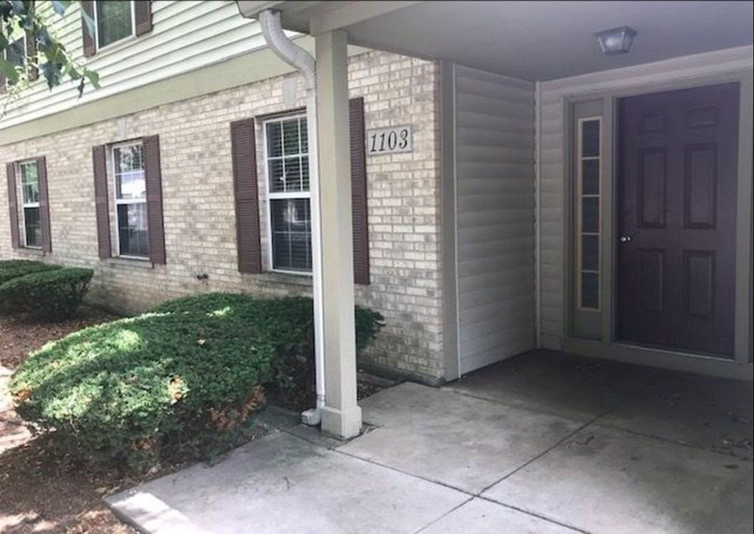 1103 Stratford Ct #D - Photo 2 of 14