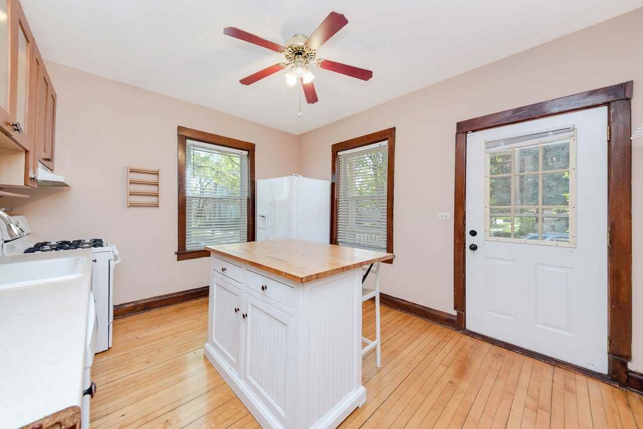 426 N La Grange Rd #1 - Photo 4 of 18