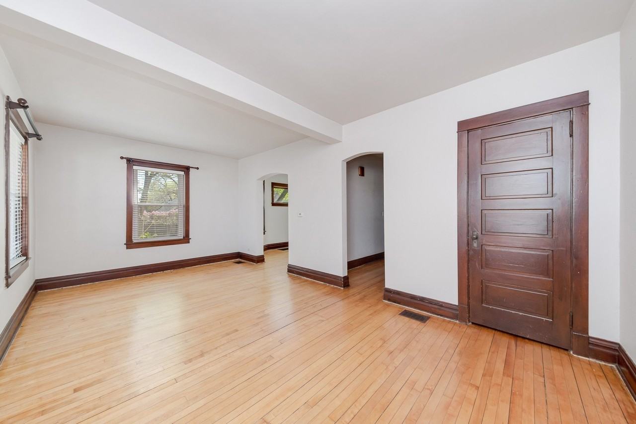 426 N La Grange Rd #1 - Photo 6 of 18