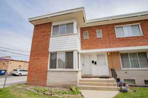 featured image of 4852 Carol St