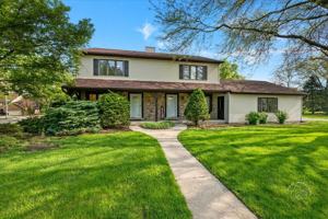 featured image of 751 Monticello Dr