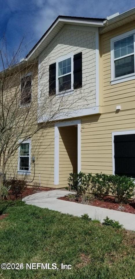 131 Burnett Ct #104 - Photo 3 of 27