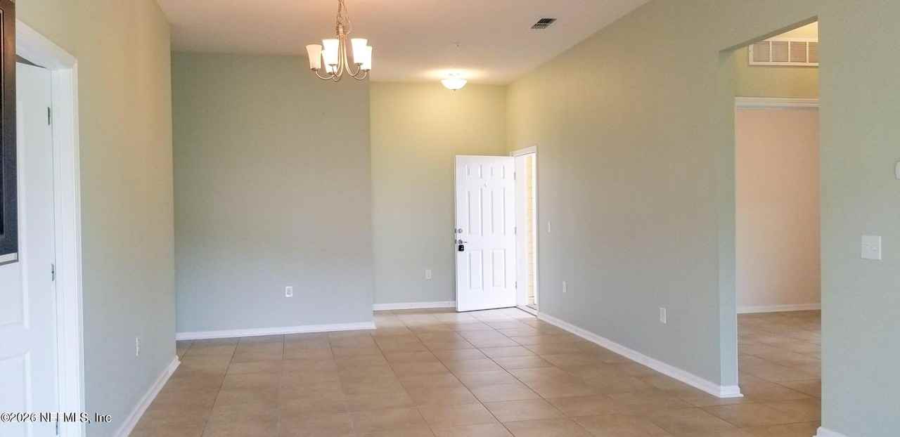 131 Burnett Ct #104 - Photo 5 of 27