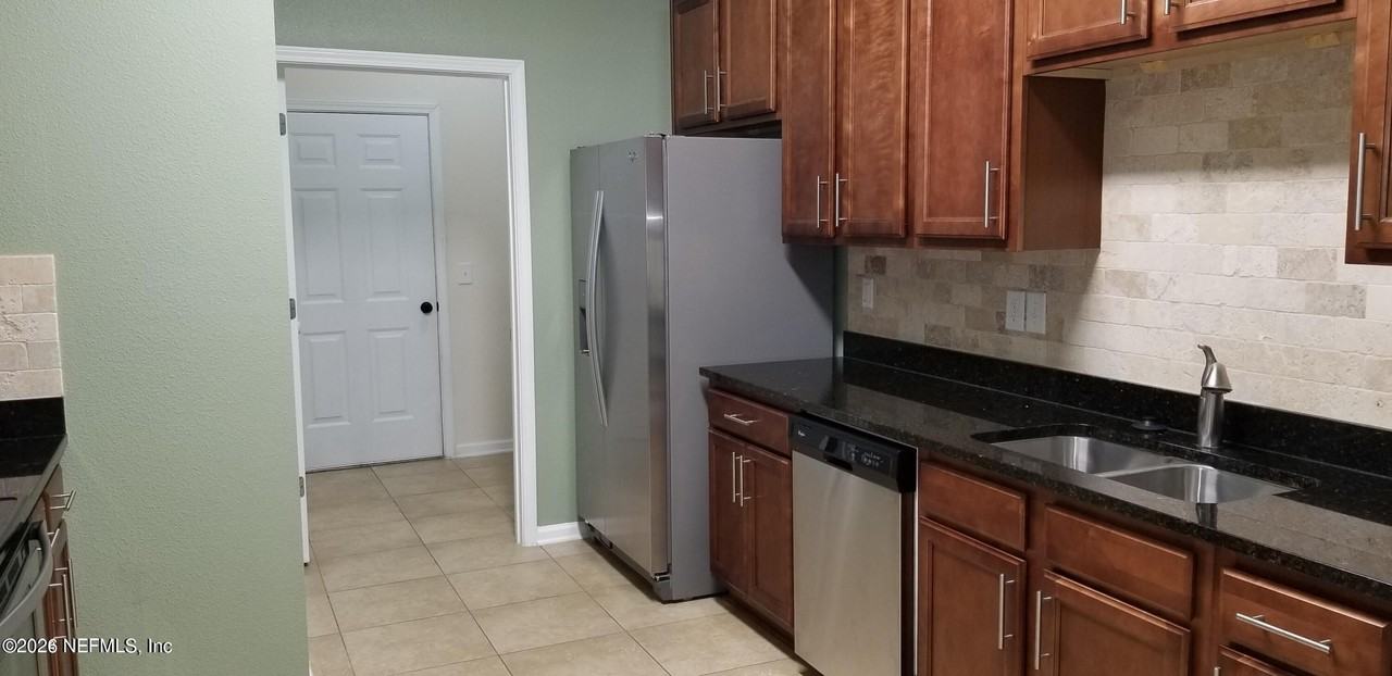 131 Burnett Ct #104 - Photo 6 of 27