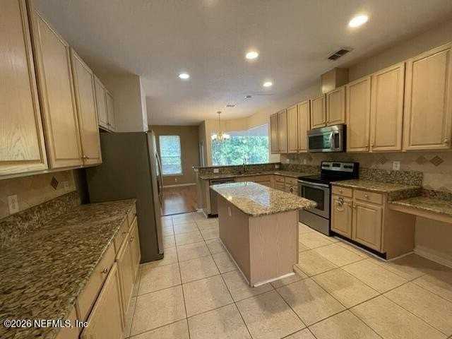 8907 Hampton Landing Dr E - Photo 6 of 50