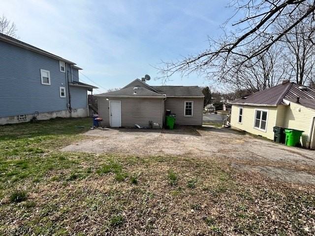 155 Fernwood Ave - Photo 3 of 14