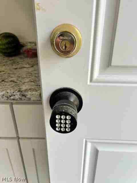 155 Fernwood Ave - Photo 5 of 14