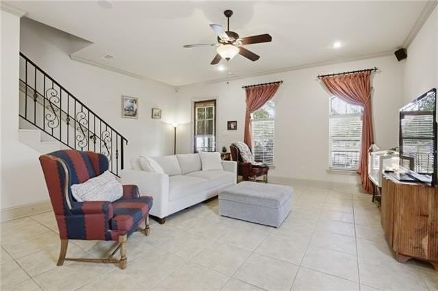 575 Wilkinson St - Photo 4 of 17