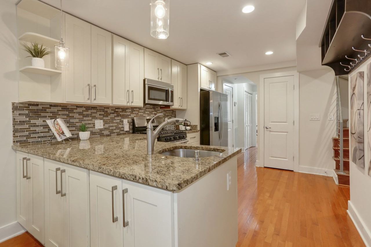 43 Hanover Place Northwest #1 - Photo 4 of 23