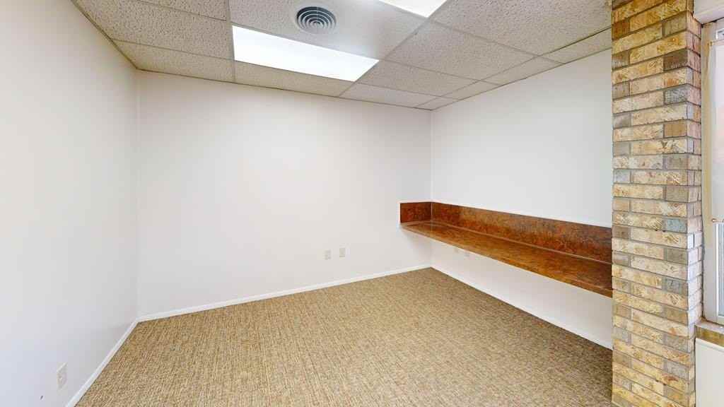 408 E Broadway St - Photo 4 of 15