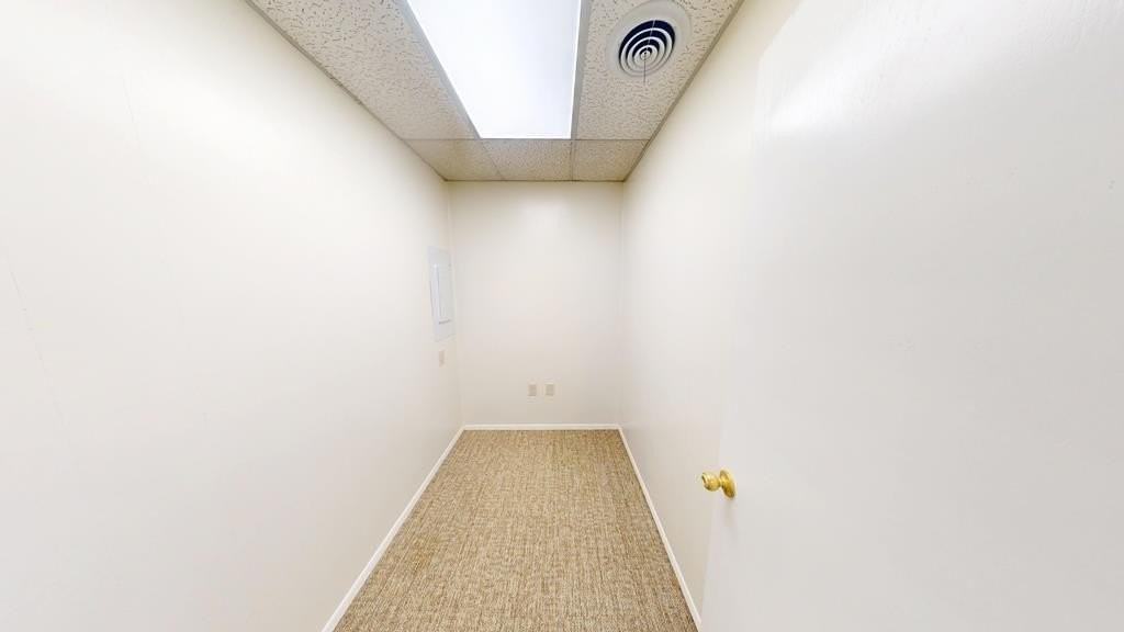 408 E Broadway St - Photo 7 of 15