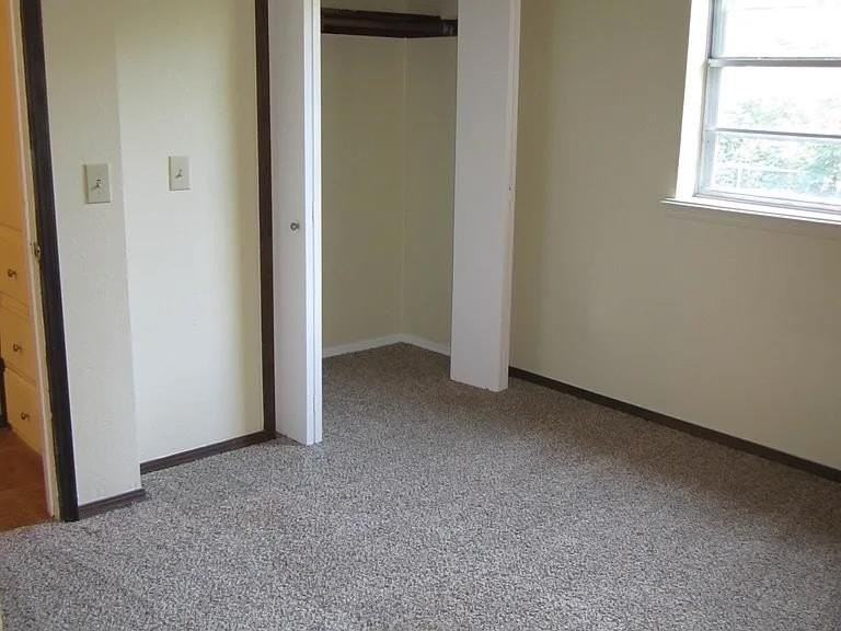 820 Russell Cir - Photo 7 of 10