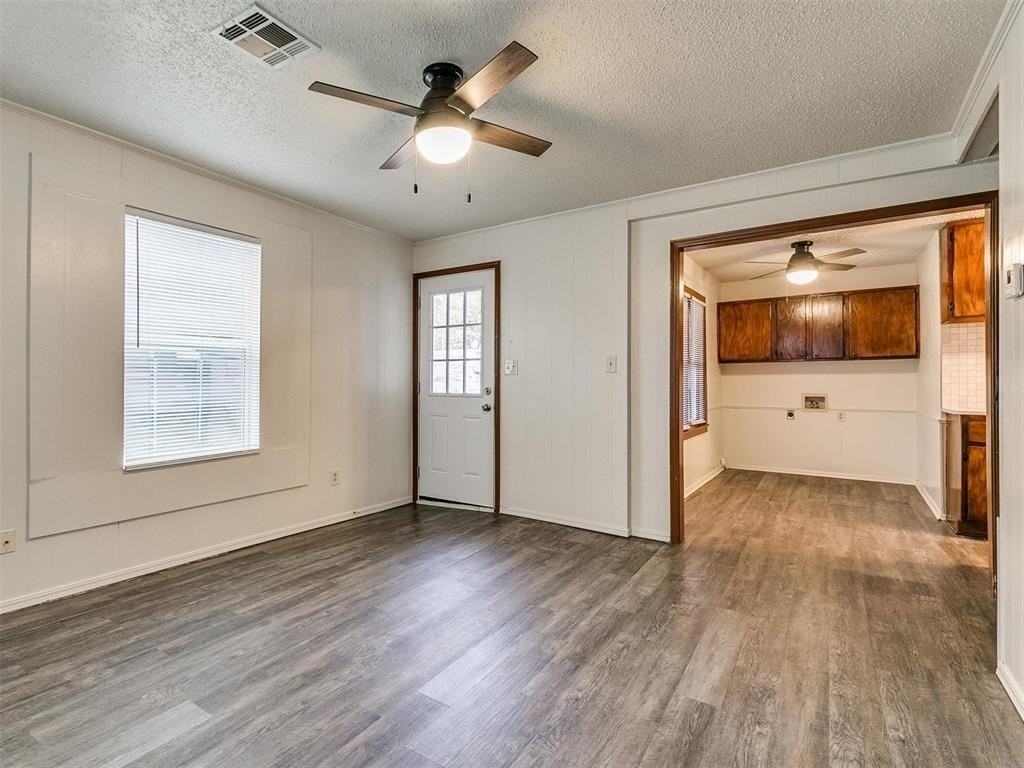 217 E Daws St #B - Photo 2 of 34
