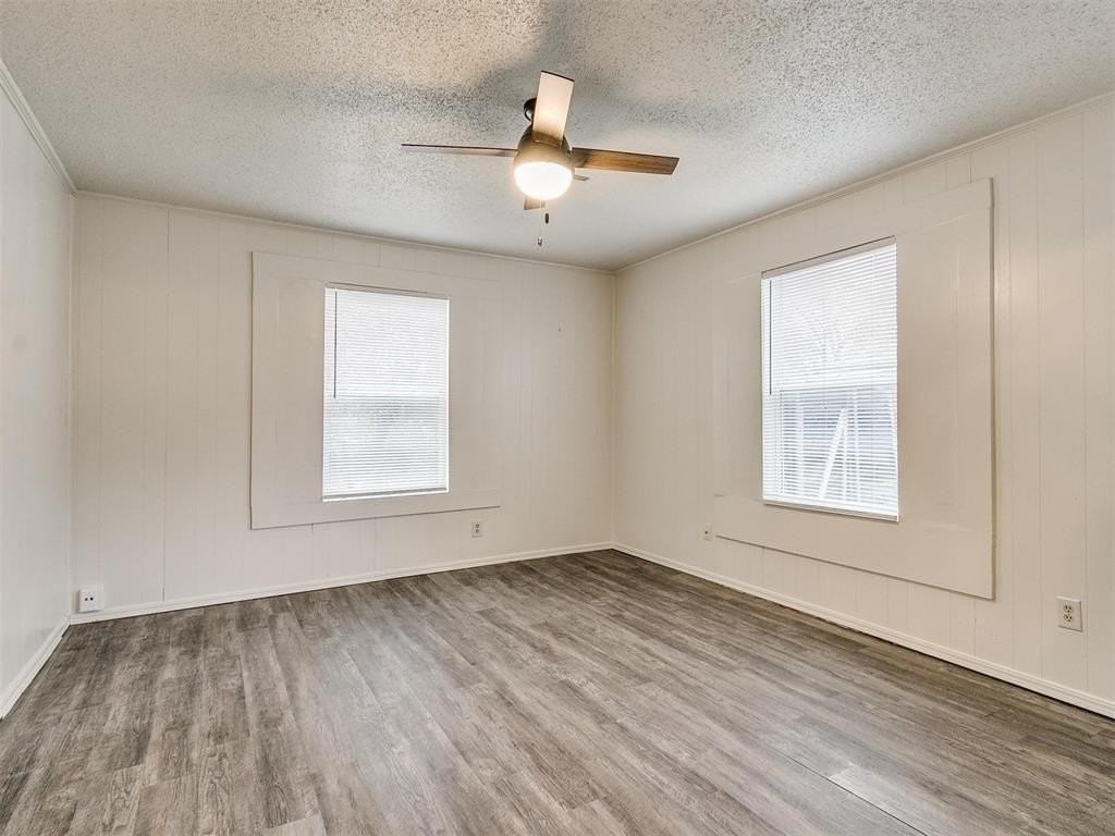 217 E Daws St #B - Photo 3 of 34