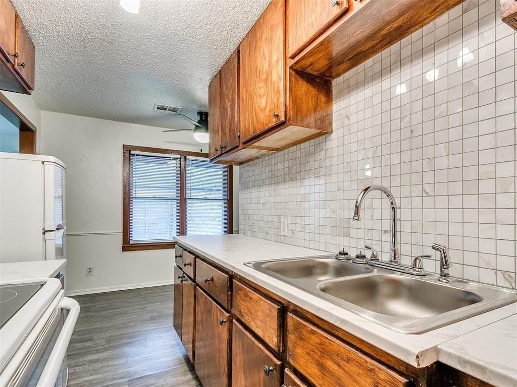 217 E Daws St #B - Photo 7 of 34