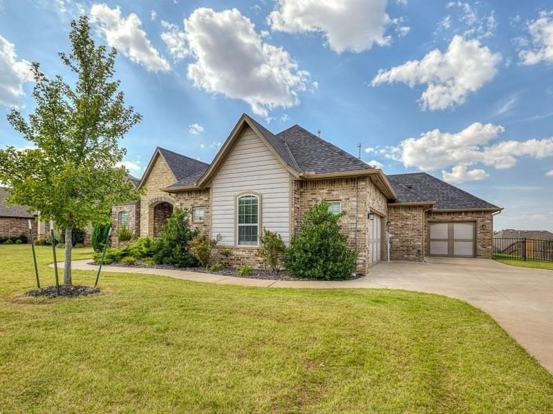 10405 Cherrywood Dr - Photo 2 of 11