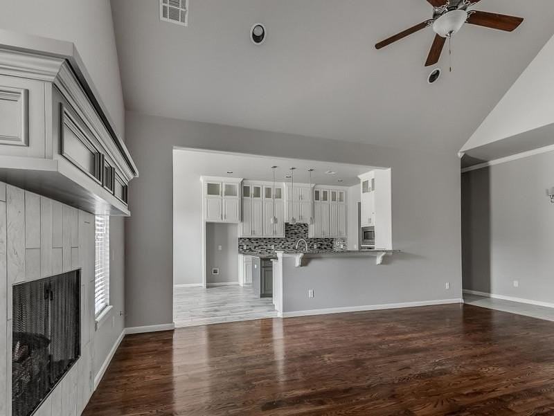 10405 Cherrywood Dr - Photo 4 of 11