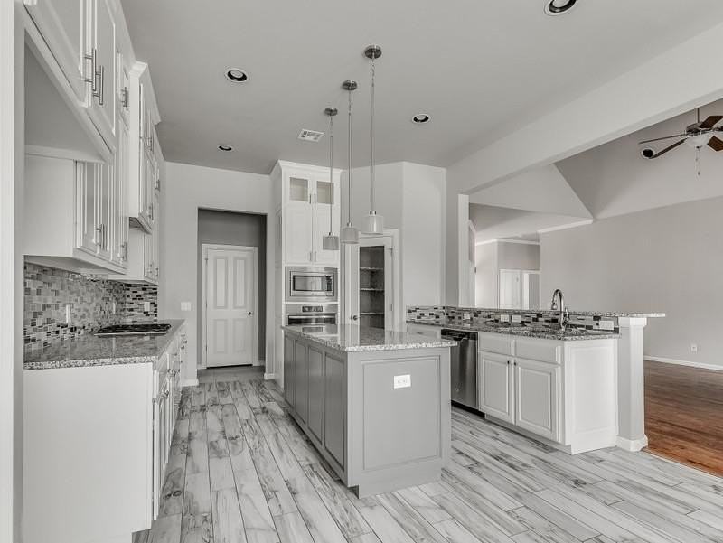 10405 Cherrywood Dr - Photo 6 of 11