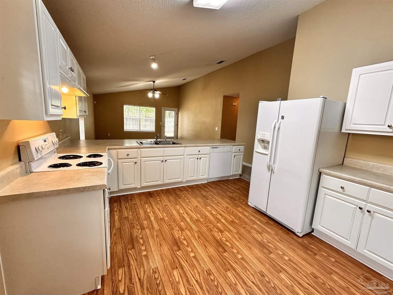4856 Genevive Ct - Photo 5 of 19