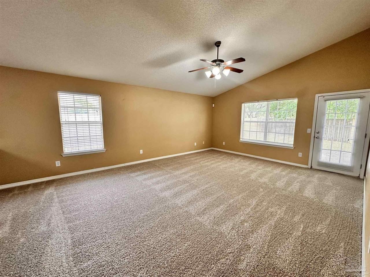 4856 Genevive Ct - Photo 7 of 19
