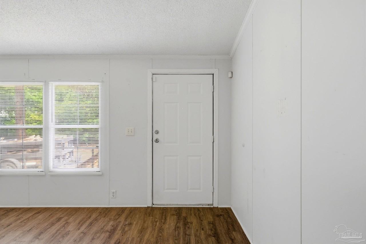 8865 Ashland Ave - Photo 4 of 24