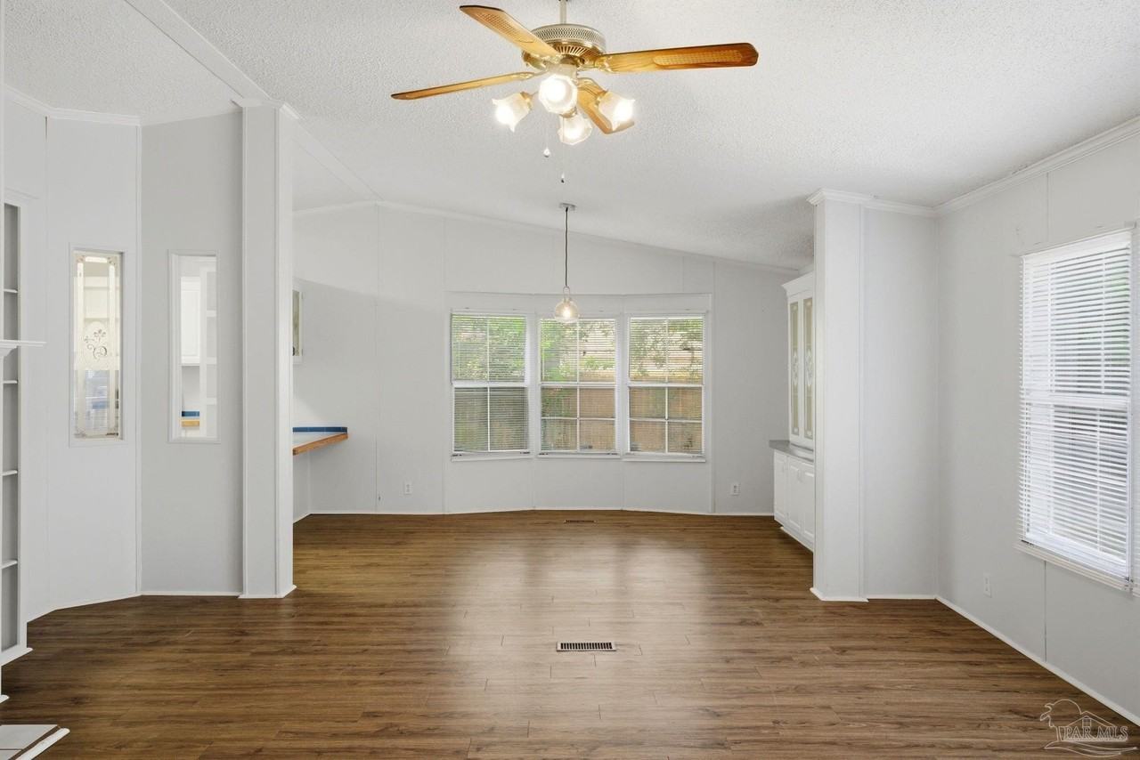 8865 Ashland Ave - Photo 7 of 24