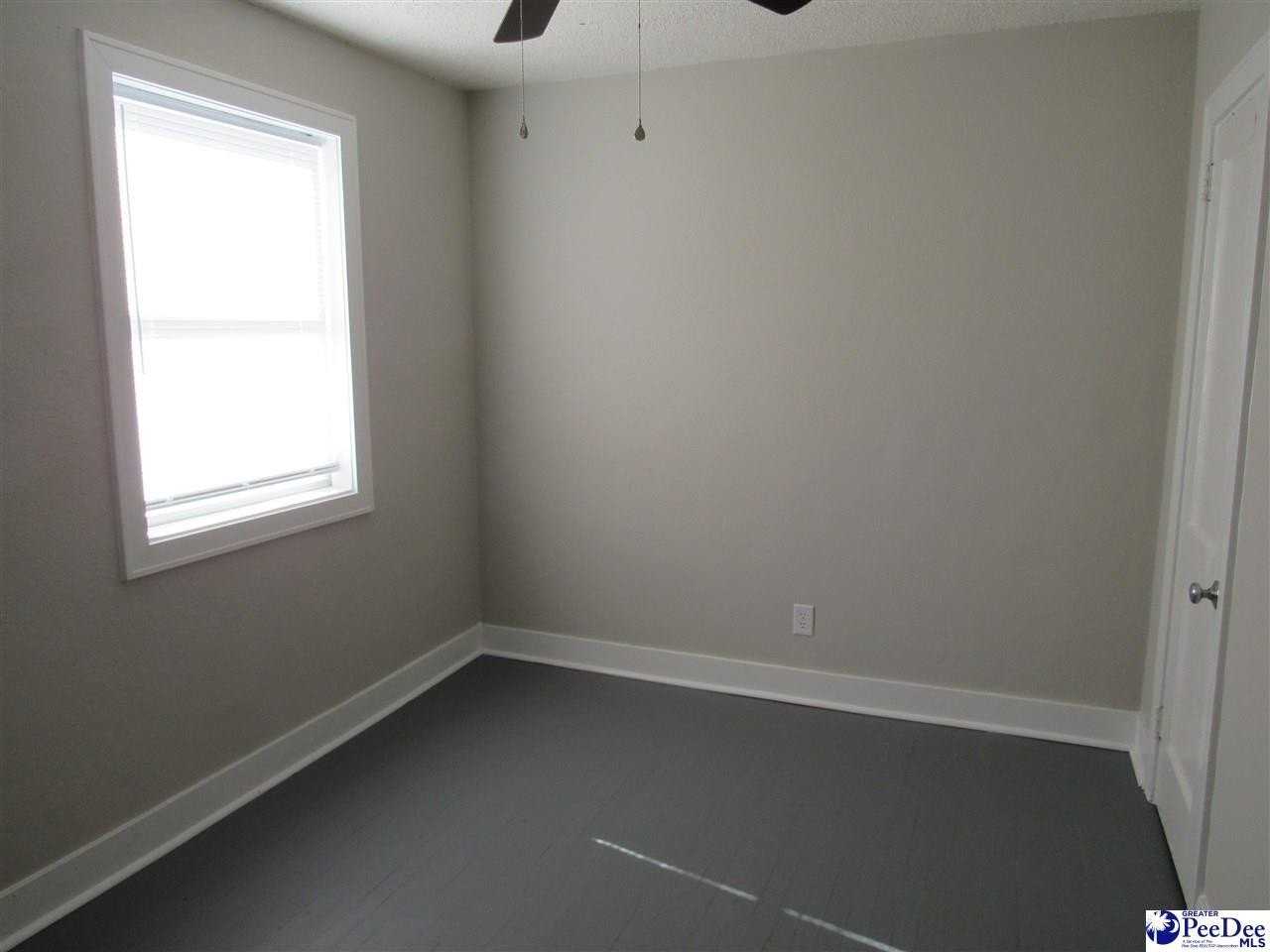 730 S Dargan St - Photo 4 of 11