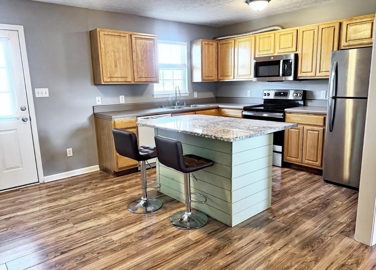 377 Kenlee Cir #2 - Photo 3 of 11