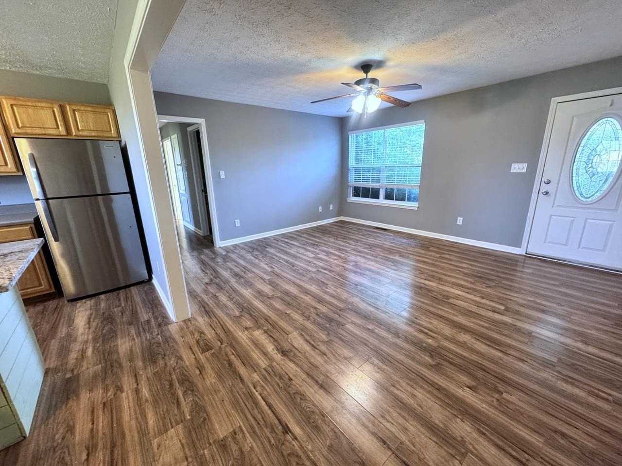 377 Kenlee Cir #2 - Photo 4 of 11