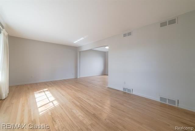 1587 3 Lakes Dr - Photo 4 of 50