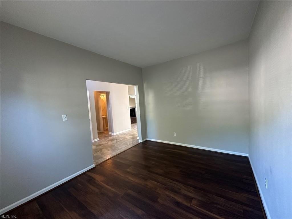 521 Windward Dr - Photo 5 of 37